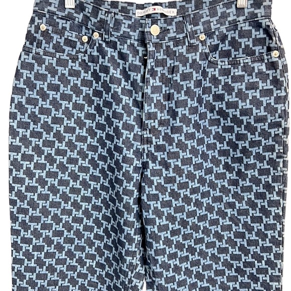 Tommy Hilfiger Classic Fit Printed Jeans - Picture 5 of 8